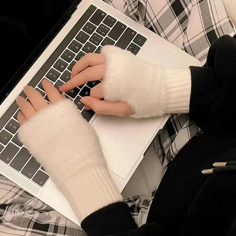 Mitaines "Patte de Chat" – Fausse Fourrure Ultra-Douce.